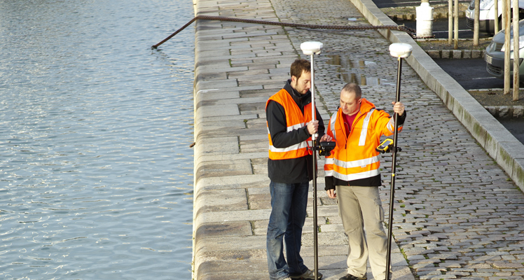 天寶Trimble R4 GNSS接收機(jī) 天寶Trimble R4 GNSS接收機(jī)